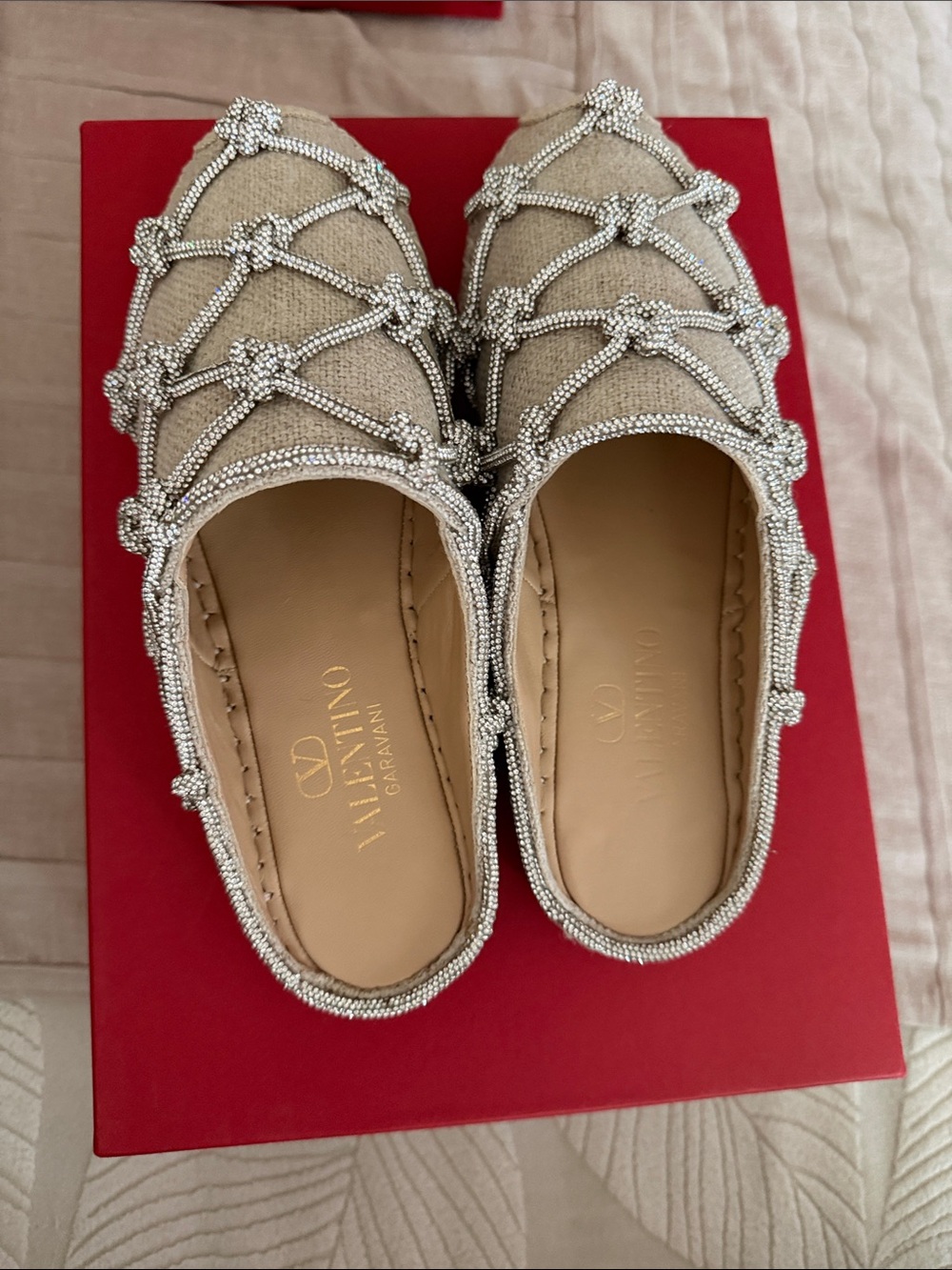NWT Valentino Garavani Beige Crystal-Knot Embellished Mule Flats